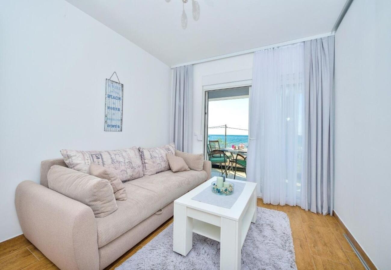 Apartments Sunny By The Sea Zaton  Exterior photo