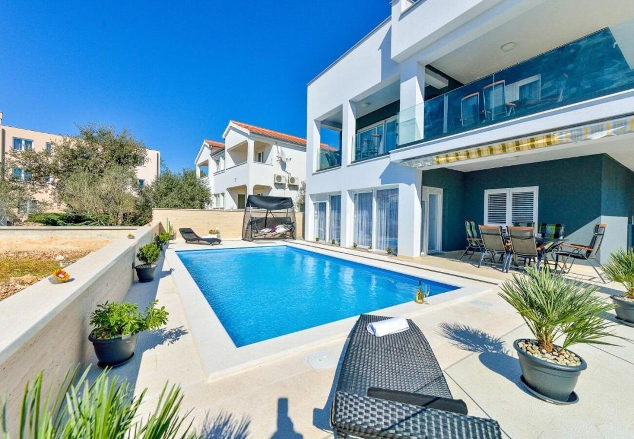 Apartments Sunny By The Sea Zaton  Exterior photo