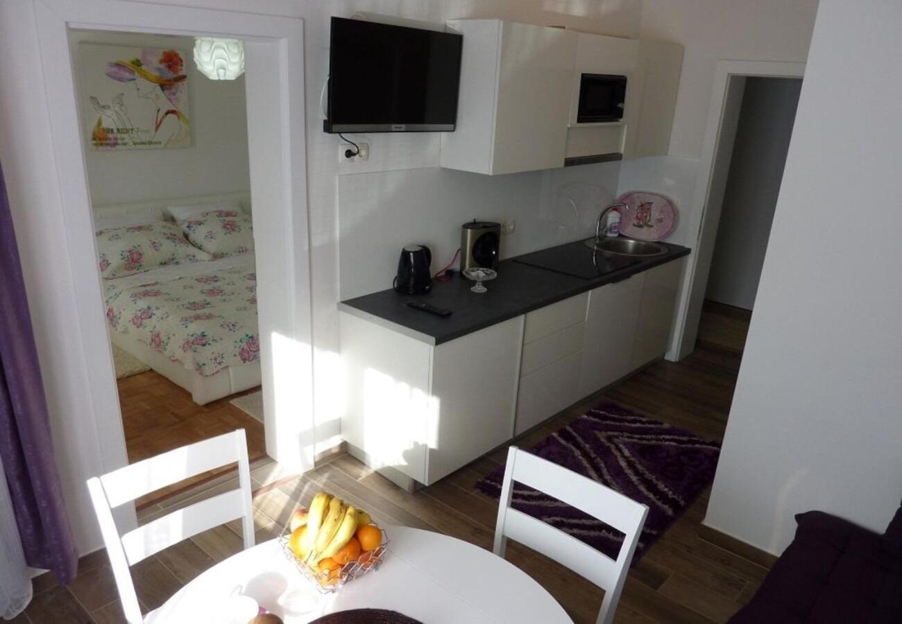 Apartments Sunny By The Sea Zaton  Exterior photo