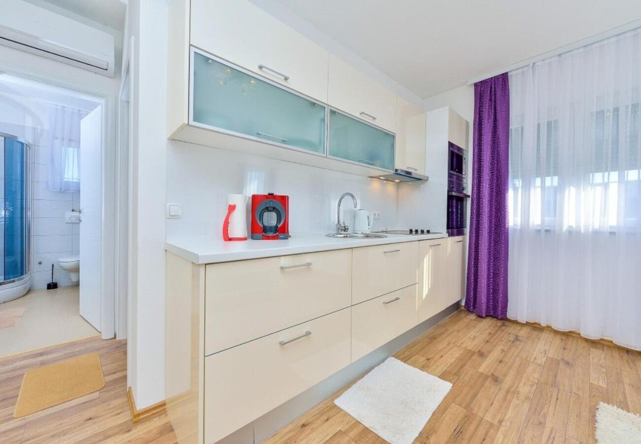 Apartments Sunny By The Sea Zaton  Exterior photo