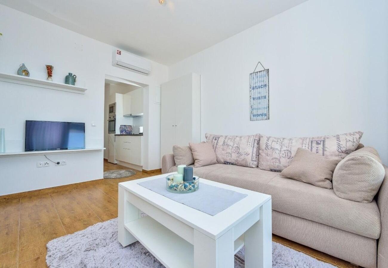 Apartments Sunny By The Sea Zaton  Exterior photo